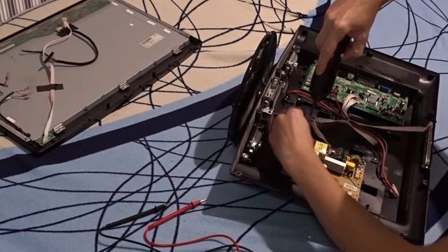 Ремонт LCD телевизора HPC не включается. Ремонт блока питания. смотреть онлайн