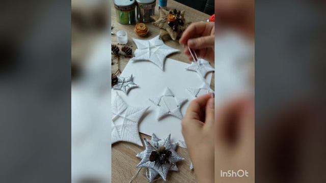 Новогодние звёздочки / Новогодние игрушки смотреть онлайн