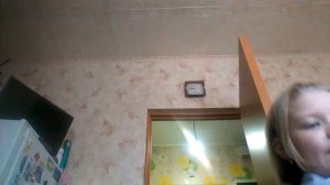 Яра премотала Лизу к стулу скотчем