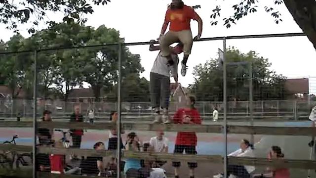 failed frog splash off a cage смотреть онлайн