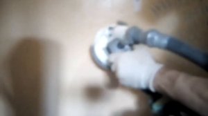 Подготовка окрашенной стены к штукатурке.