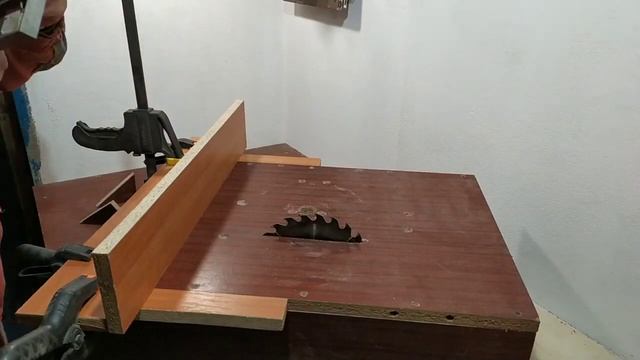 Каретка для распиловочного стола своими руками. смотреть онлайн