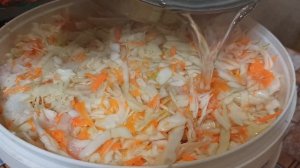 ВСЕ СОЛЯТ КАПУСТУ ПО-СВОЕМУ, А Я ТЕПЕРЬ ТОЛЬКО ТАК! КВАШЕННАЯ КАПУСТА НА ЗИМУ.