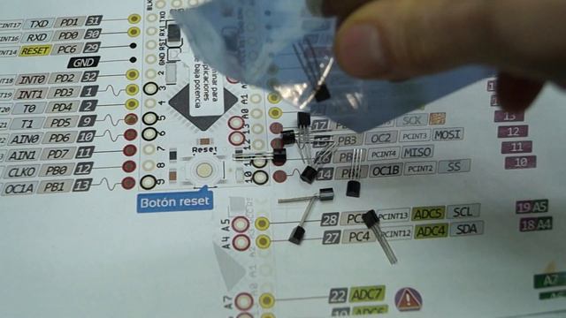 ТОЧНЫЙ вольтметр для БЛОКА ПИТАНИЯ. ARDUINO+ADS1115 смотреть онлайн