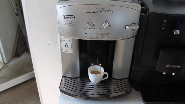 Delonghi Caffe Venezia ESAM 2200.S The most delicious coffee natural coffe смотреть онлайн