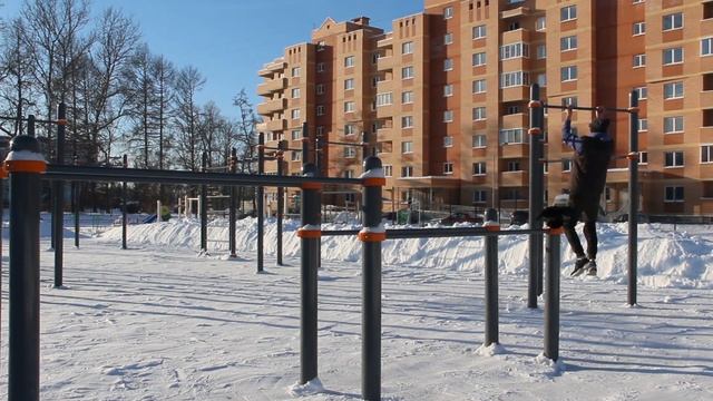 Челлендж Дениса Семенихина 40 подтягиваний и 40 отжиманий на брусьях за 10 минут Эксперимент №1Улиц смотреть онлайн