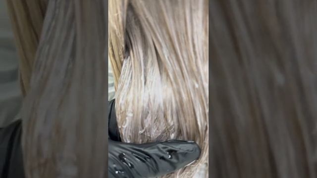 Сложное окрашивание волос в технике Airtach смотреть онлайн