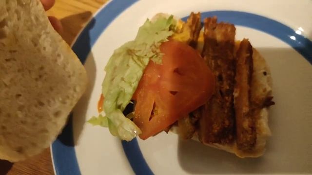 Trying The New Nando's Vegan Burger - 'The Great Imitator' | UK First смотреть онлайн