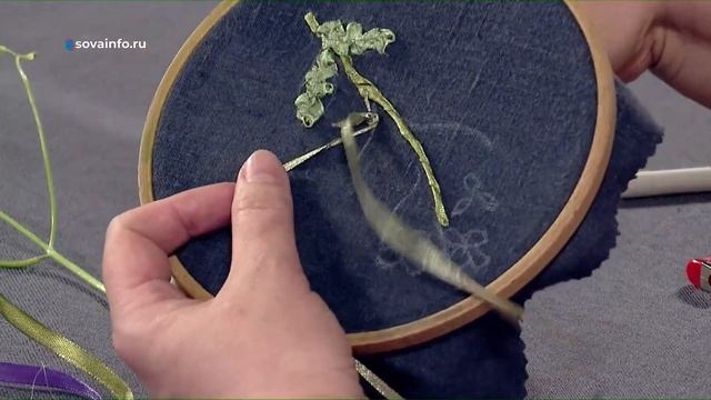 Вышиваем лентами хориспору, растение с сиреневыми цветками и бугорчатыми стручками смотреть онлайн