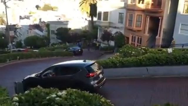 Ломбард Стрит в Сан Франциско смотреть онлайн