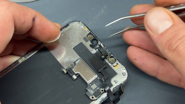 Замена экрана iPhone 12 Screen Replacement Guide - Learn To Swap Your Old Broken Screen At Home! смотреть онлайн