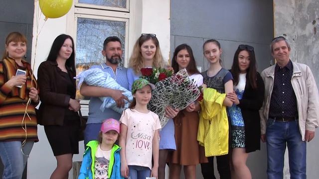 Как нас с сыном встречал муж в роддоме🌄Встреча папы с сыном смотреть онлайн