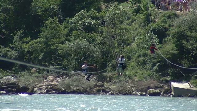 Прокатились в Абхазии на тарзанке)) смотреть онлайн