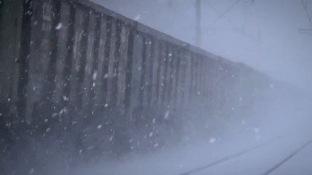 Электровоз ВЛ10У-885 с грузовым поездом смотреть онлайн