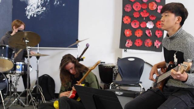 FIrst We Take Manhattan - The Cow Bells смотреть онлайн