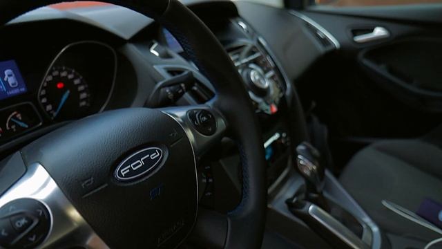 FORD Focus 3 ST Перетяжка руля смотреть онлайн