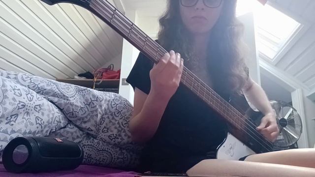 Daron Malakian and Scars On Broadway - Angry Guru (Bass Cover) смотреть онлайн