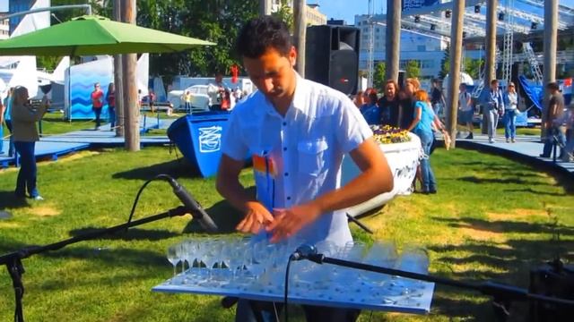 Поющие бокалы - Игрушка смотреть онлайн