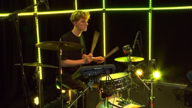 Anna-Rose Clayton - 'No Room 4 U' & 'Prada (cover)' Live @ 3FM (VoorAan) смотреть онлайн