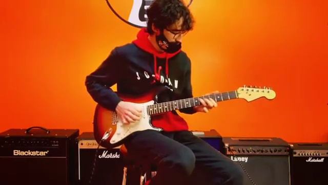 Femder Stratocaster Highway One смотреть онлайн
