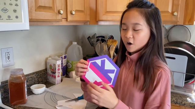 Did Janet Make The WORST CAKE Ever? 🎂🤔 / Janet And Kate