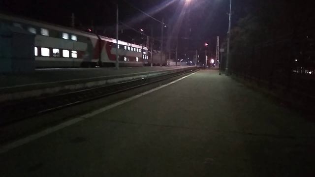 Электровоз ЭП20-019 с поездом 35 Адлер - Санкт-Петербург смотреть онлайн