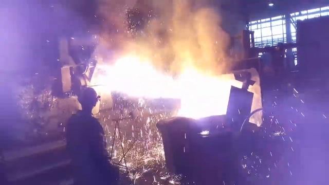 Всем смотреть.!!!!!Слив плавки через желоб! !!!! смотреть онлайн