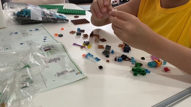 Minecraft The Sword Outpost Lego Unboxing смотреть онлайн