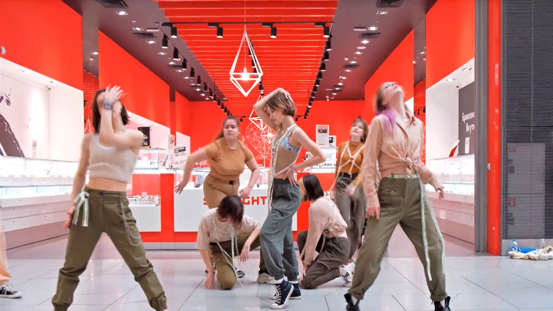 KPOP in public - Lisa - Money студия танцев Divadance и Ultra смотреть онлайн