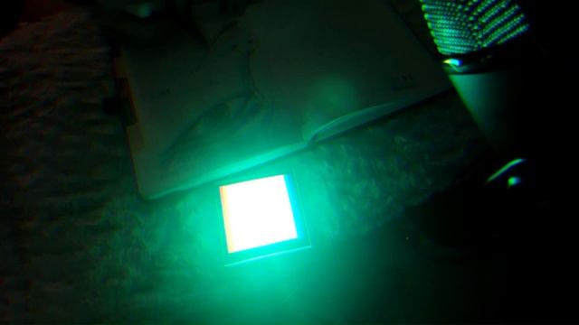 Enigmatic ASMR Drawing: Relaxing Sketch of a Face in Green Light (No Talking) смотреть онлайн