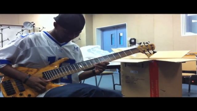Anthony Crawford Visits Ibanez / Promethean Bass Amps смотреть онлайн
