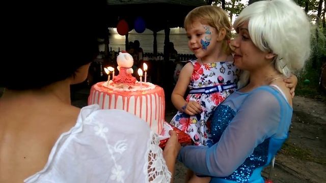 День Рождения Эвелины. В гостях Эльза Холодное сердце. Birthday Evelyn. смотреть онлайн
