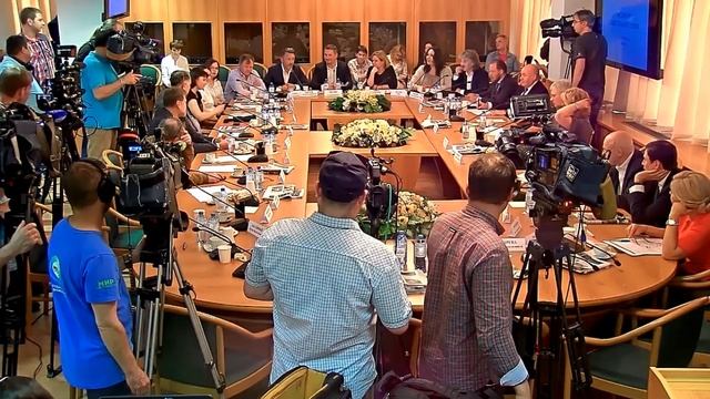 Шнуров считает мат конкурентным преимуществом российского кинематографа! смотреть онлайн