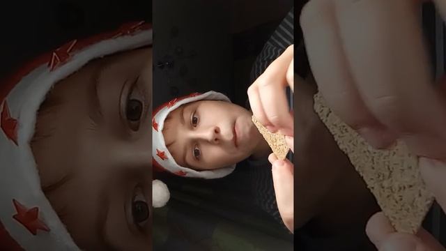 Асмр//mukbang//хлебцы итинг//включите наушники смотреть онлайн