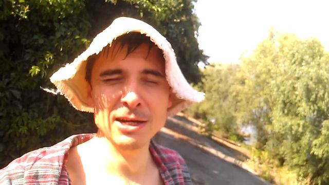 Посыл любви и зевание на даче 2014 08 01