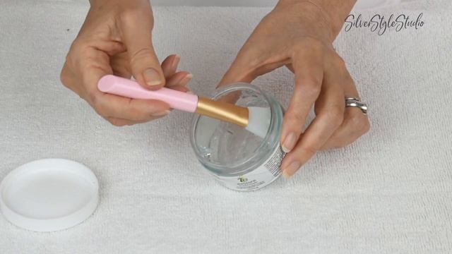 MICROCURRENT 'FACE-LIFT' FOR OLDER WOMEN - Kerry-Lou Demonstrates The MYOLIFT MINI