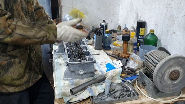 Головку собрал, сальник на редукторе поменял, двигатель собрал, кузов подлатал. смотреть онлайн