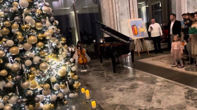 Armenian folk dance. Армянский танец. Sofi cello 9 лет, Vlada piano 7 лет. Porto Novi, Montenegro. смотреть онлайн