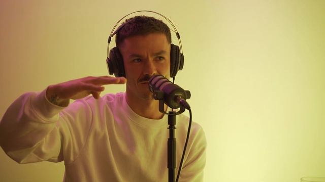 ЧУВАК Подкаст #21 | писатель Марк Ливин простыми словами про синдром самозванца смотреть онлайн