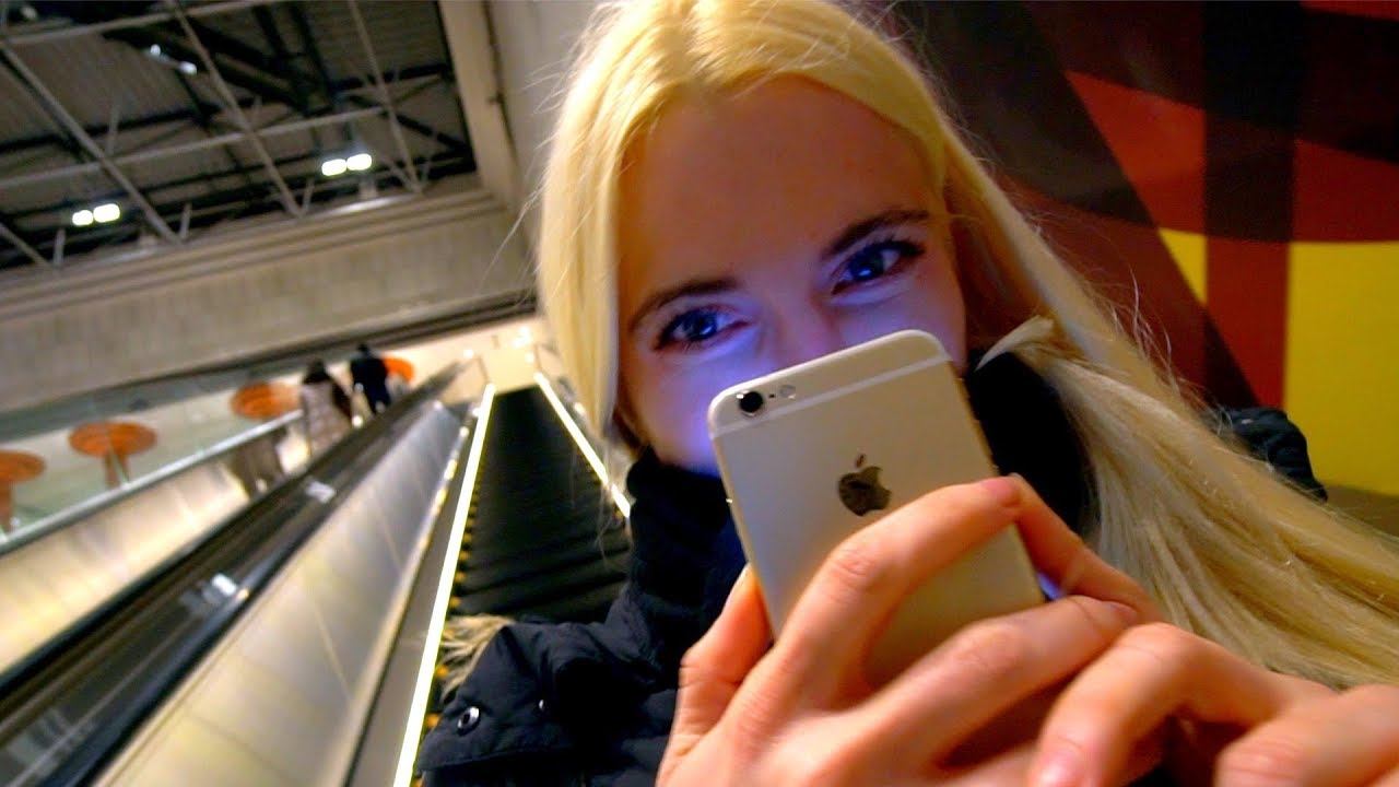 Американка Касси очень стесняется камеры. Алекс теперь работает в отеле смотреть онлайн