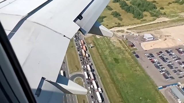 Полет и посадка в Санкт-Петербурге - 2021. смотреть онлайн