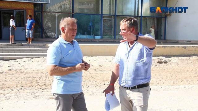 Мэр Волжского лично проверил благоустройство площади у "Юности" смотреть онлайн