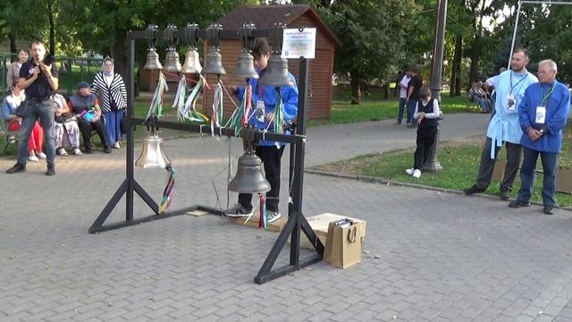 Передвижная звонница около храма св.Василия Великого на Горке ,Матвей Елисеев (г.Псков) смотреть онлайн