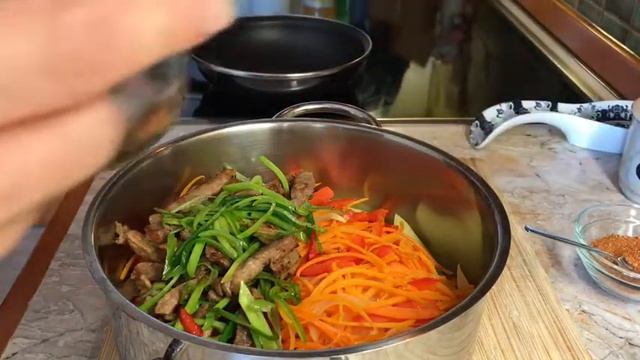 Салат который улетает в миг, из картофеля и свинины по корейски. смотреть онлайн