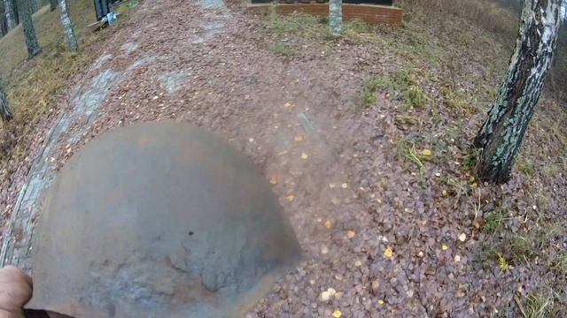 Каска погибшего бойца РККА смотреть онлайн