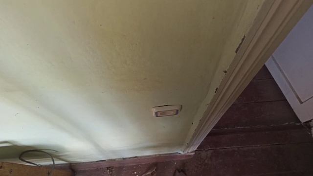 Электромонтаж на мансарде и коробка из советского прошлого смотреть онлайн