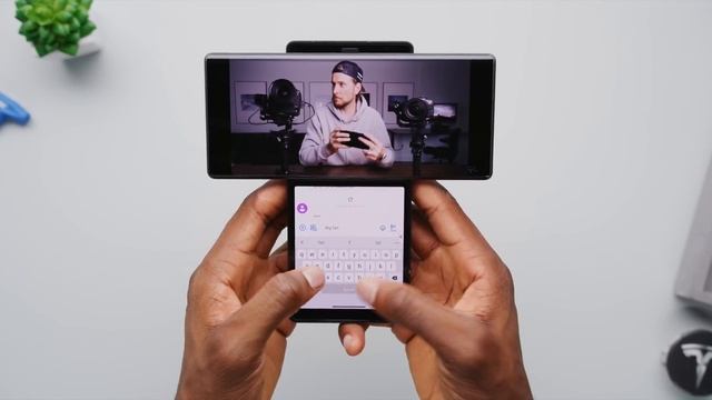 LG Wing: The Swiveling Smartphone! смотреть онлайн
