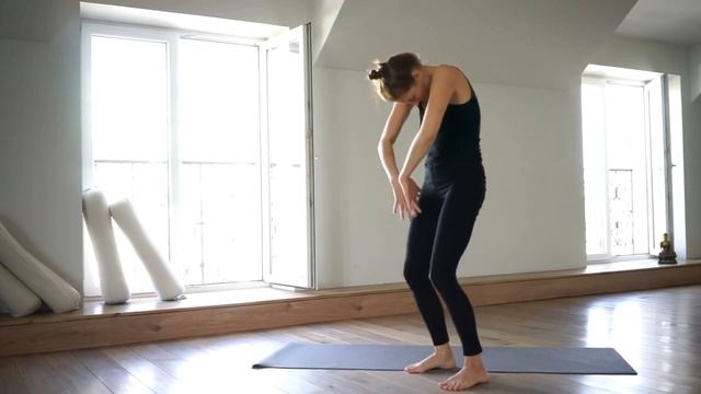 Одно простое упражнение, которое поможет размять весь позвоночник смотреть онлайн