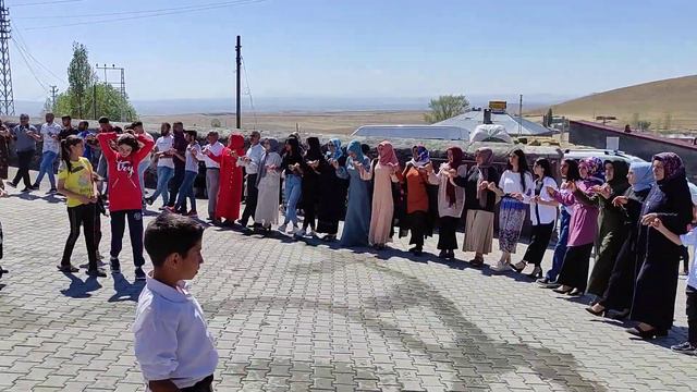 DİLLERDEN DÜŞMEYEN O HALAY ALİ İPEK DOST MÜZİK 05302471986 смотреть онлайн