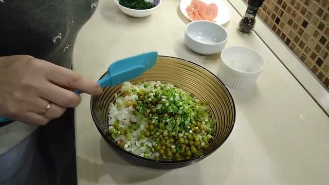 Оливье с форелью на праздник. Популярный салат с необычной подачей. смотреть онлайн